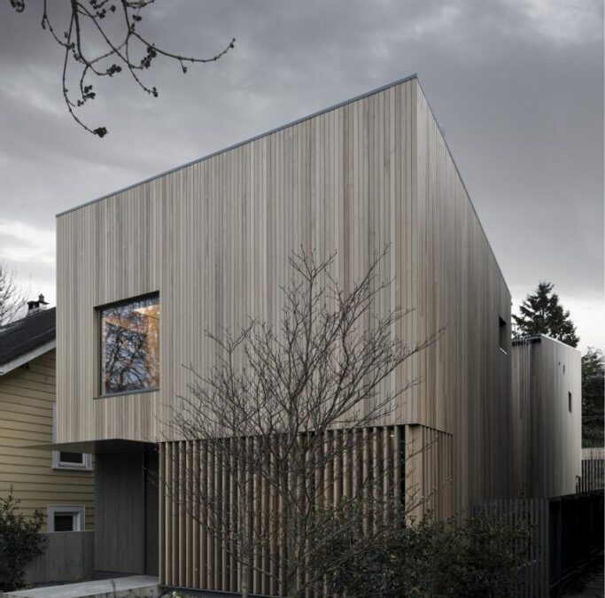 Courtyard House in Vancouver by Leckie Studio